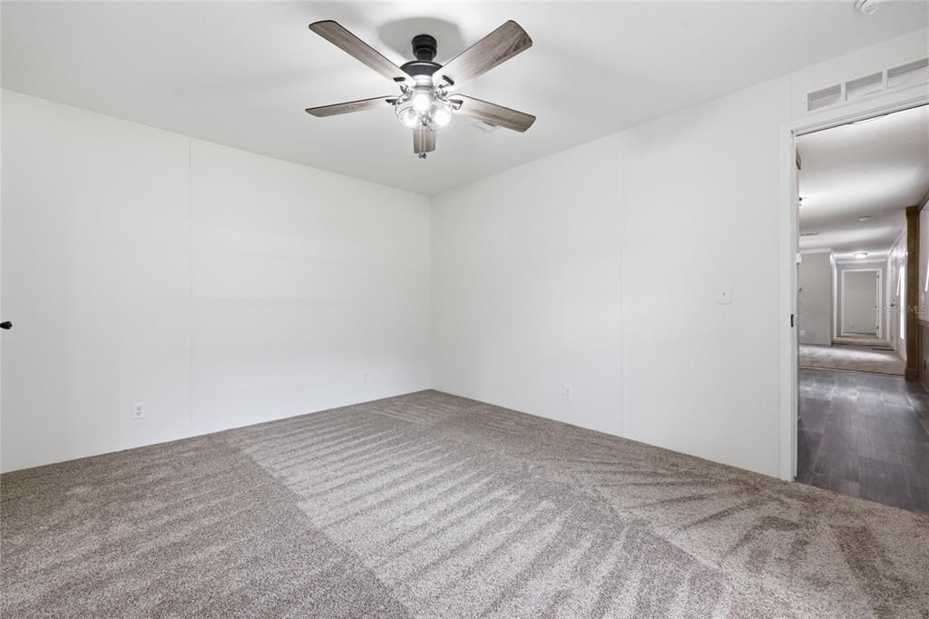 For Sale: $199,000 (3 beds, 2 baths, 1140 Square Feet)