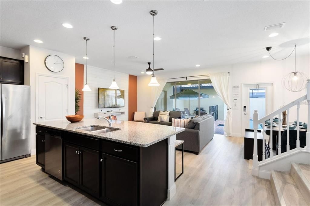 En Venta: $425,000 (5 camas, 4 baños, 2265 Pies cuadrados)