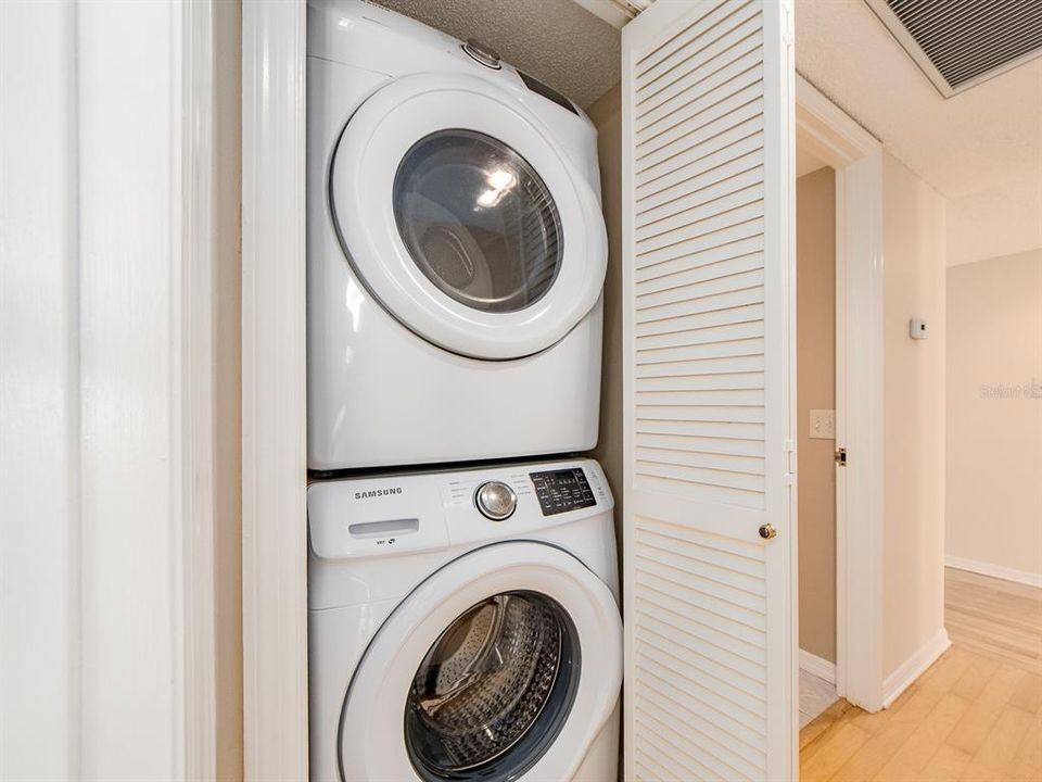 For Rent: $3,500 (2 beds, 2 baths, 1350 Square Feet)
