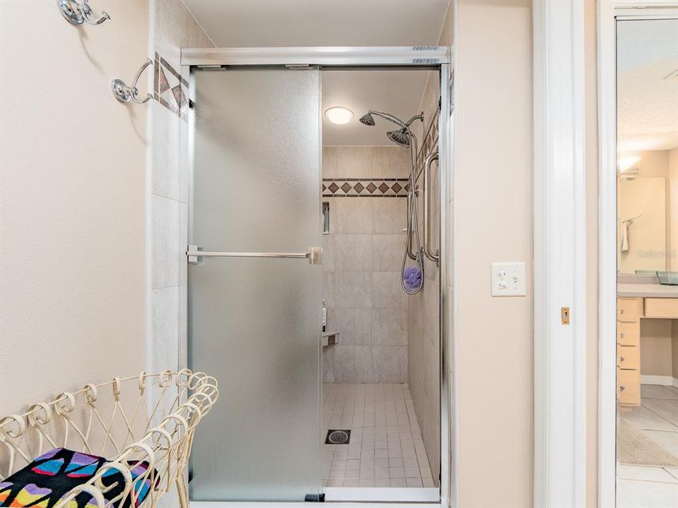 For Rent: $3,500 (2 beds, 2 baths, 1350 Square Feet)