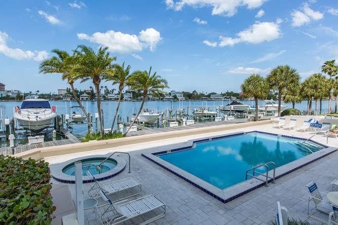For Rent: $3,500 (2 beds, 2 baths, 1350 Square Feet)