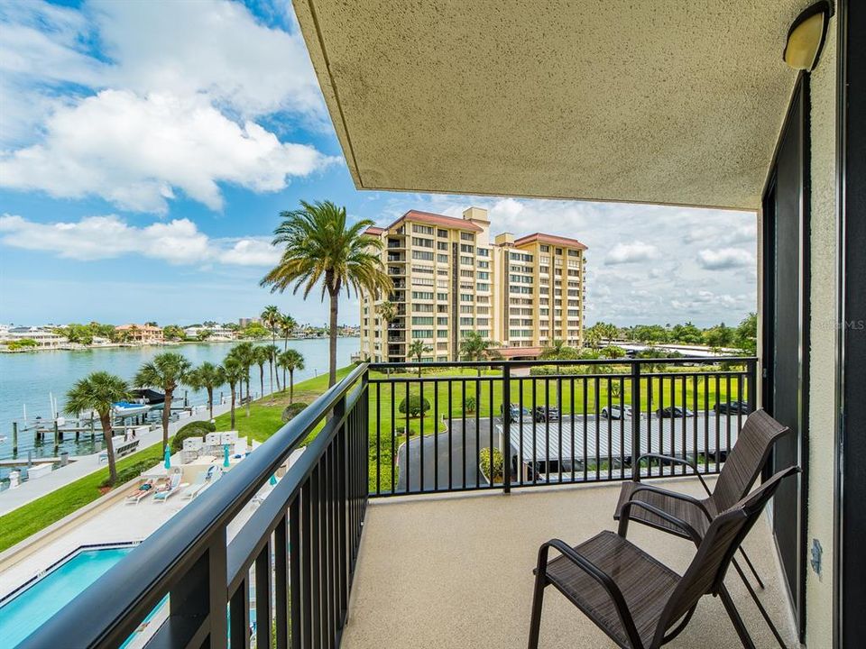 For Rent: $3,500 (2 beds, 2 baths, 1350 Square Feet)