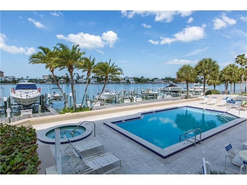 For Rent: $3,500 (2 beds, 2 baths, 1350 Square Feet)