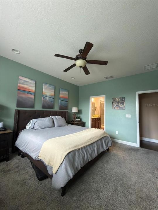 For Sale: $689,000 (4 beds, 2 baths, 1872 Square Feet)