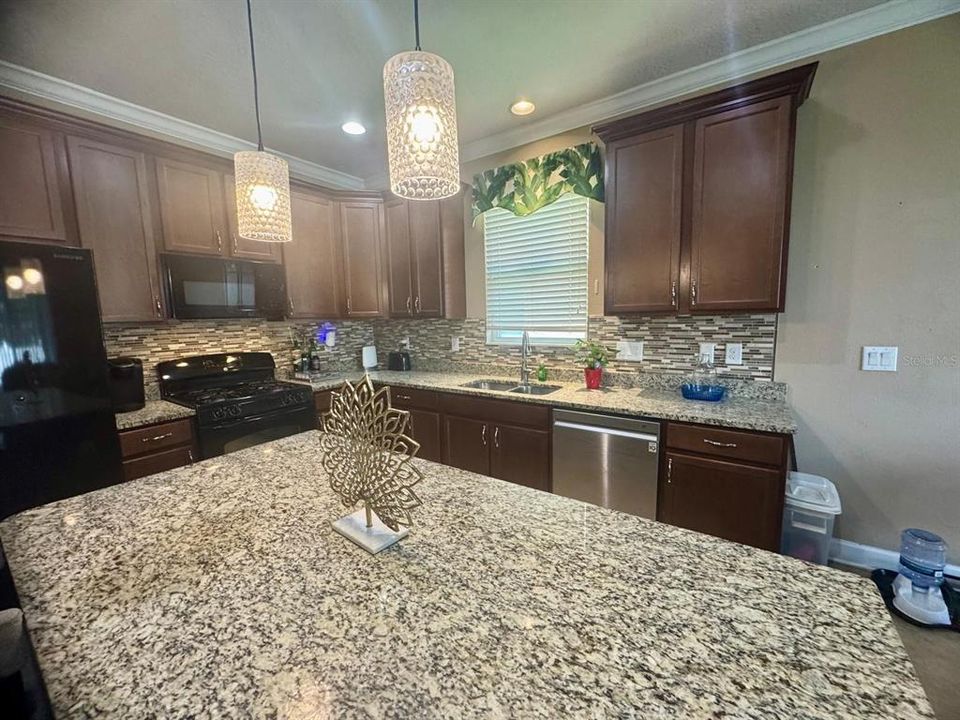 For Sale: $689,000 (4 beds, 2 baths, 1872 Square Feet)