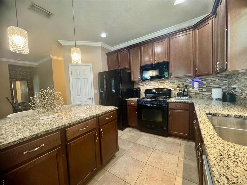 For Sale: $689,000 (4 beds, 2 baths, 1872 Square Feet)