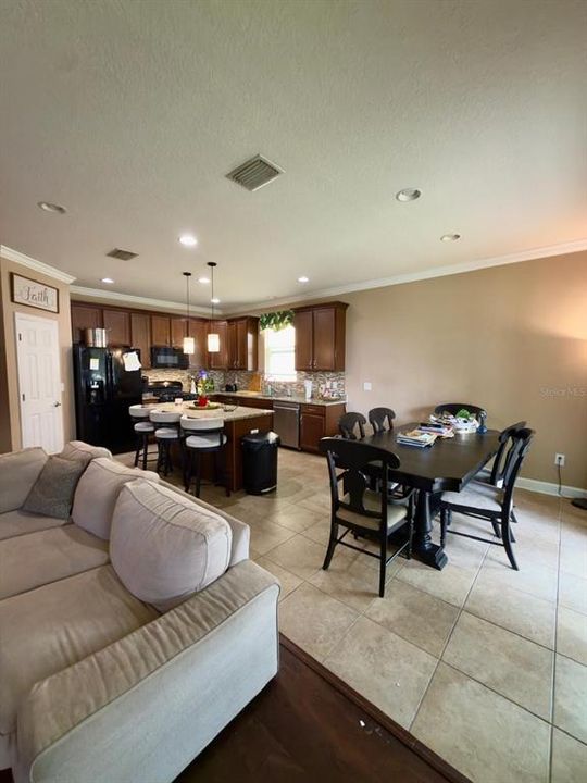 For Sale: $689,000 (4 beds, 2 baths, 1872 Square Feet)