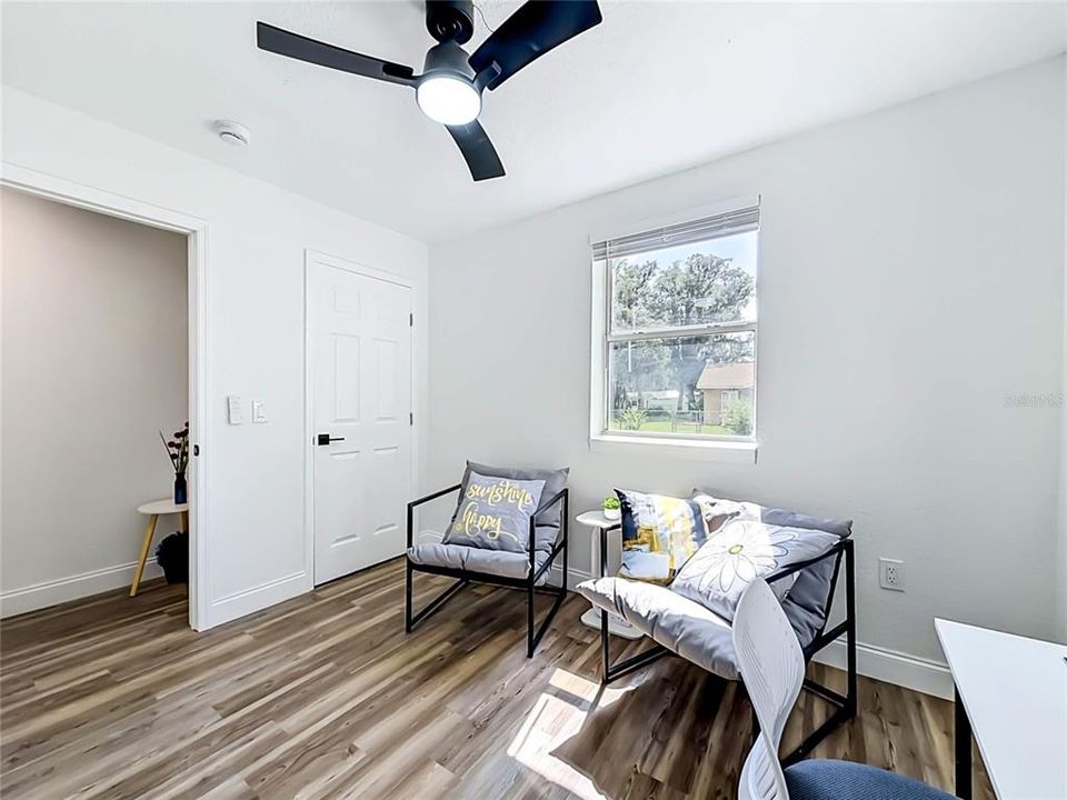 For Sale: $275,000 (3 beds, 2 baths, 1392 Square Feet)