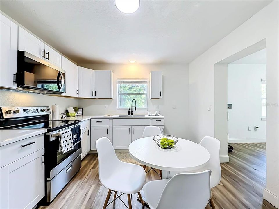 For Sale: $275,000 (3 beds, 2 baths, 1392 Square Feet)