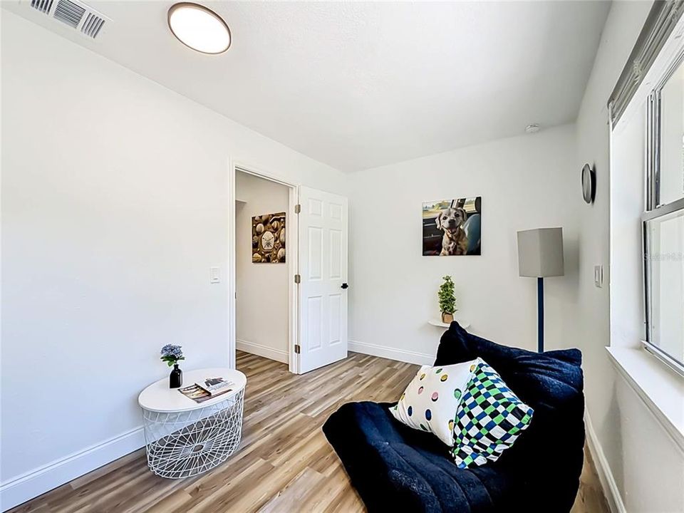 For Sale: $275,000 (3 beds, 2 baths, 1392 Square Feet)