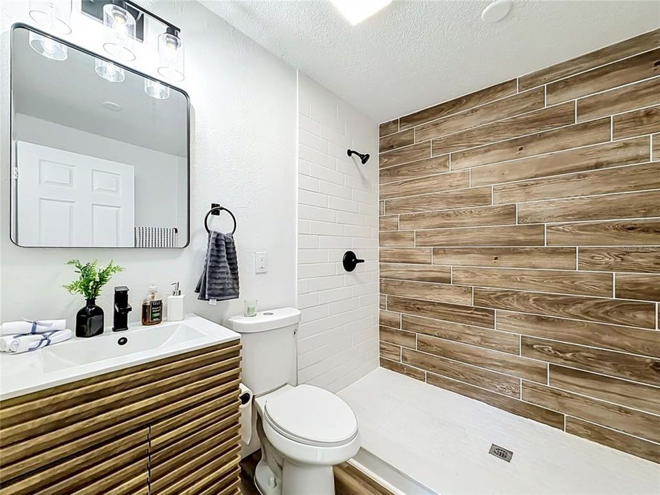 For Sale: $275,000 (3 beds, 2 baths, 1392 Square Feet)