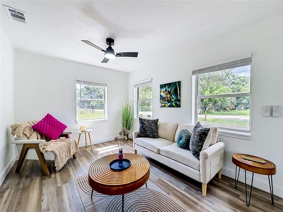 For Sale: $275,000 (3 beds, 2 baths, 1392 Square Feet)