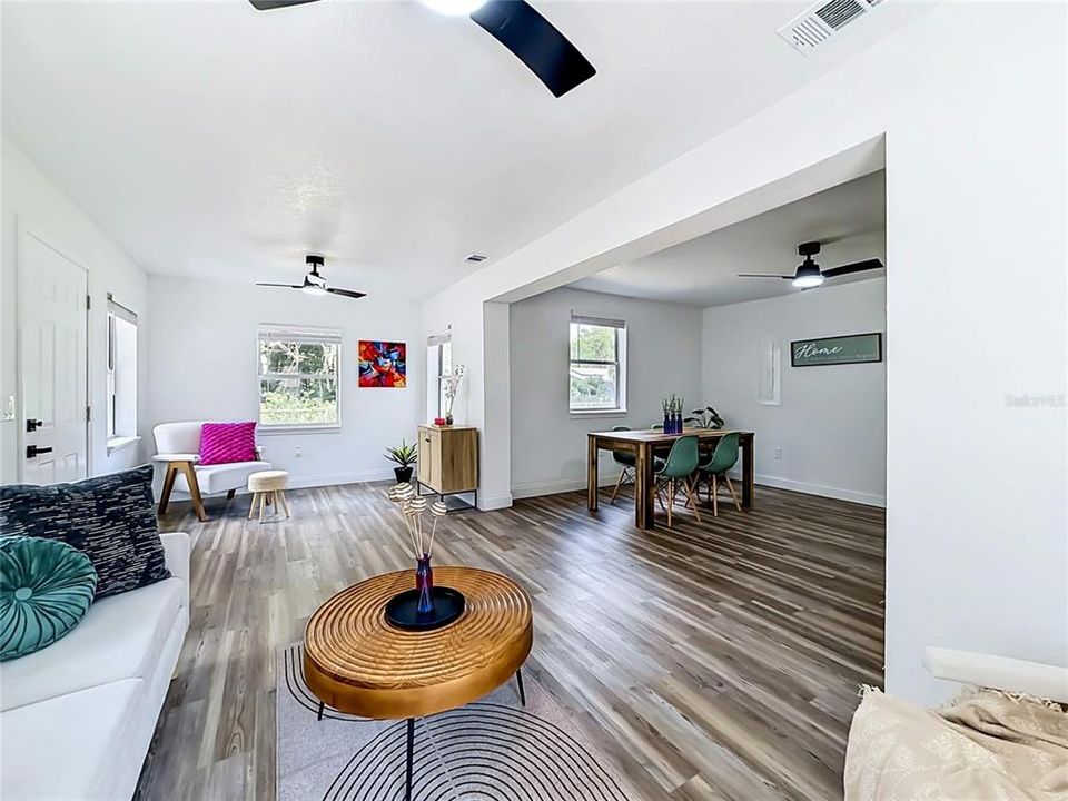For Sale: $275,000 (3 beds, 2 baths, 1392 Square Feet)