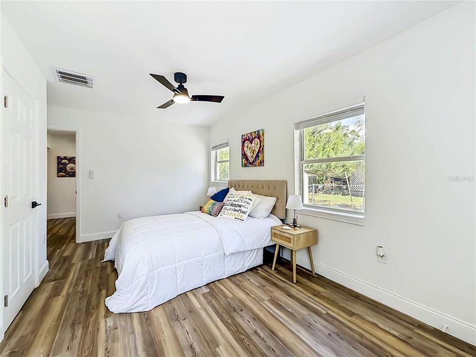 For Sale: $275,000 (3 beds, 2 baths, 1392 Square Feet)