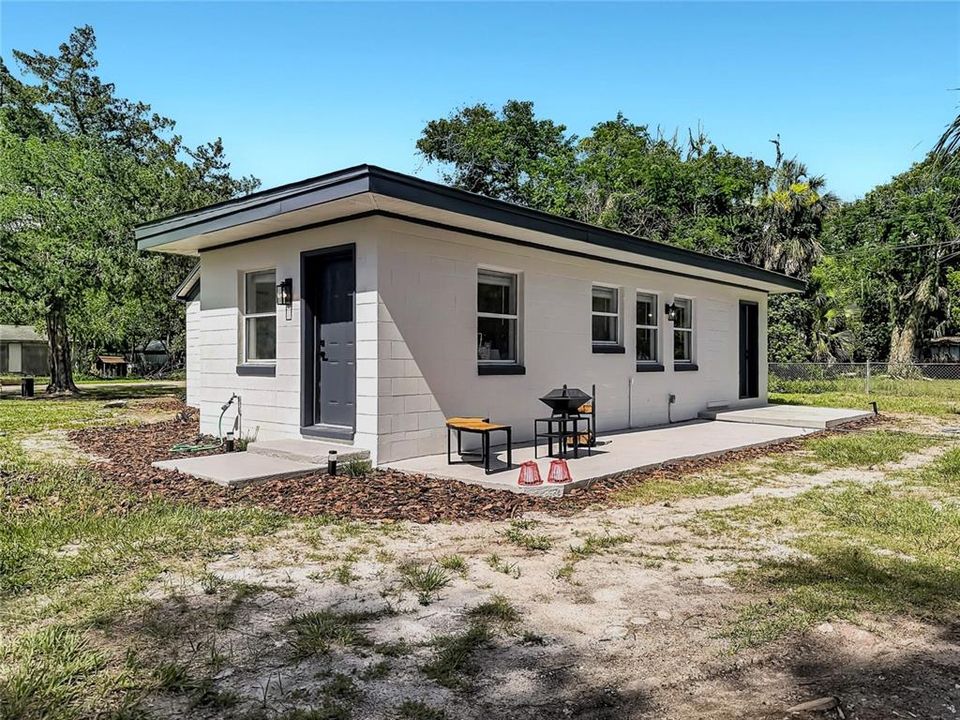 For Sale: $275,000 (3 beds, 2 baths, 1392 Square Feet)