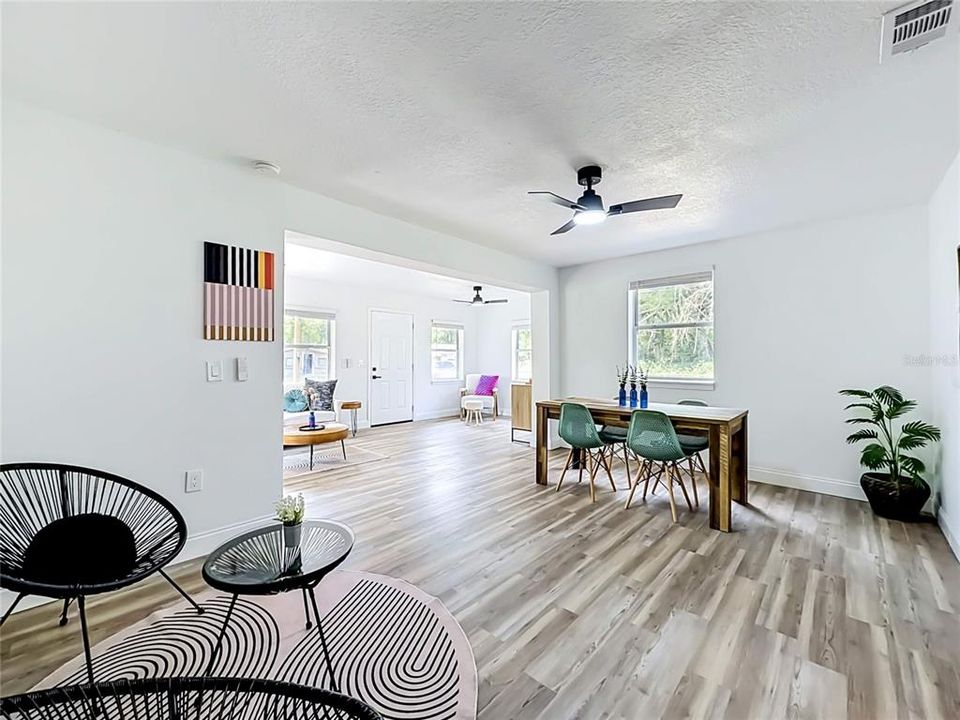 For Sale: $275,000 (3 beds, 2 baths, 1392 Square Feet)