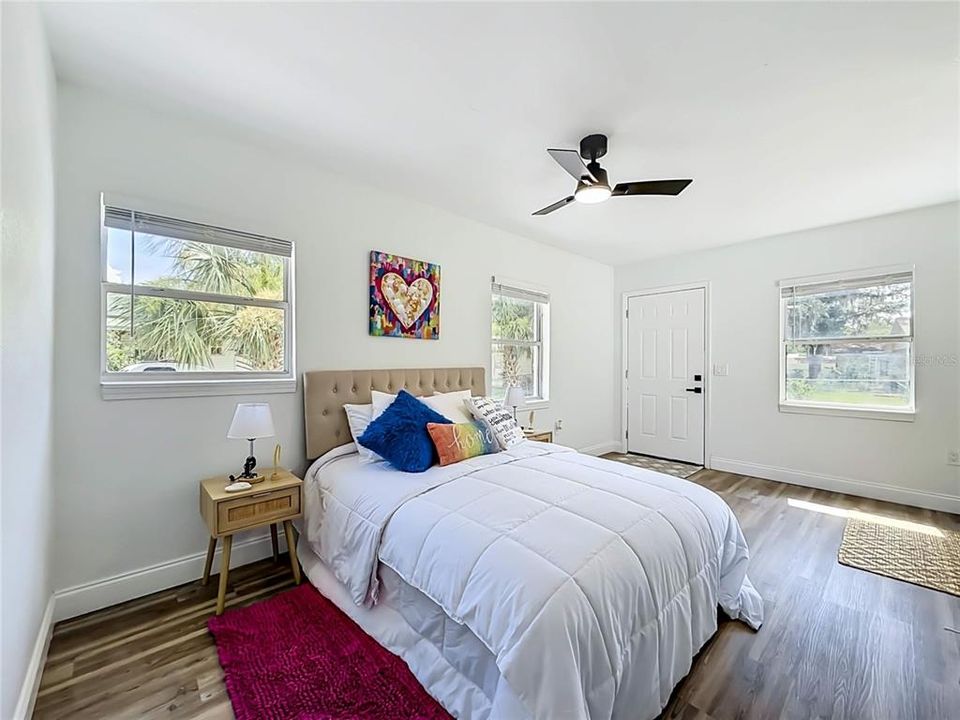 For Sale: $275,000 (3 beds, 2 baths, 1392 Square Feet)