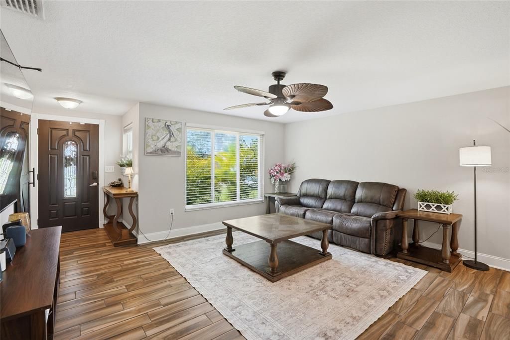 For Sale: $635,000 (3 beds, 2 baths, 1494 Square Feet)