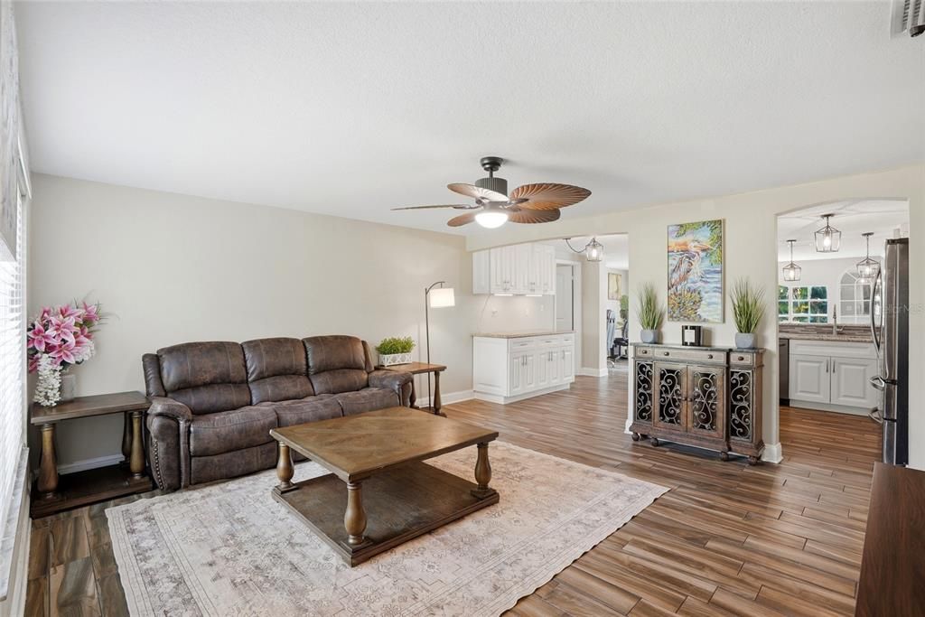 For Sale: $635,000 (3 beds, 2 baths, 1494 Square Feet)