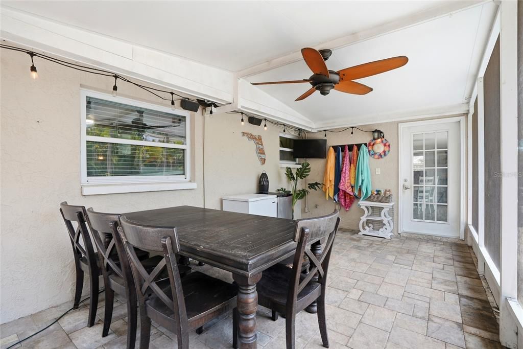 For Sale: $635,000 (3 beds, 2 baths, 1494 Square Feet)