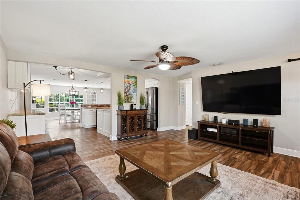 For Sale: $635,000 (3 beds, 2 baths, 1494 Square Feet)