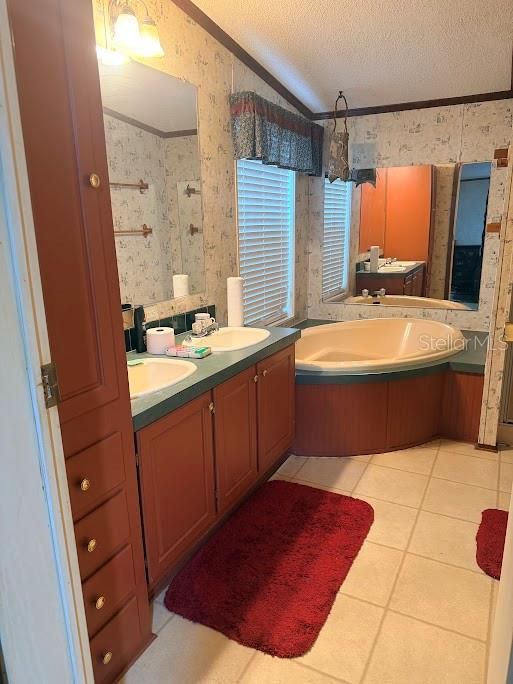 For Sale: $139,900 (2 beds, 2 baths, 1080 Square Feet)