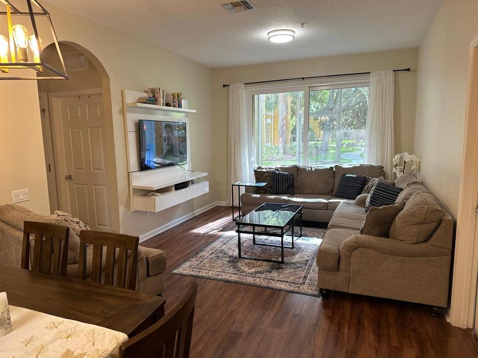 En Venta: $225,000 (3 camas, 2 baños, 1247 Pies cuadrados)