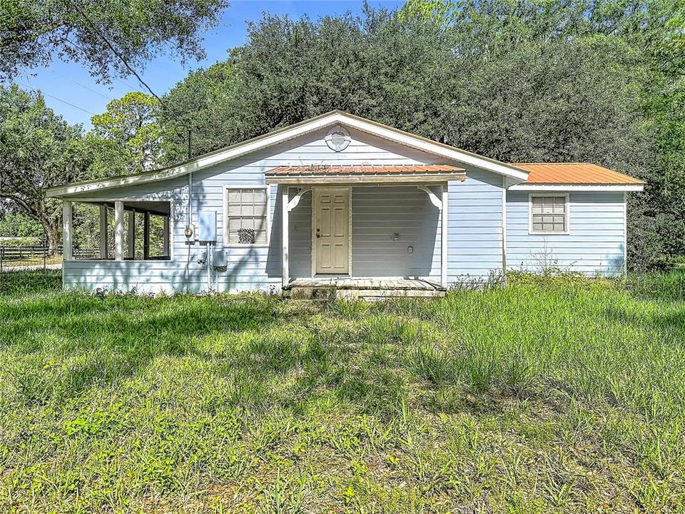 For Sale: $275,000 (2 beds, 1 baths, 576 Square Feet)