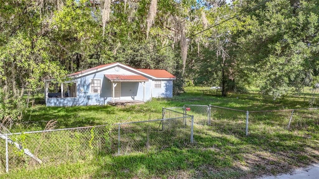 For Sale: $275,000 (2 beds, 1 baths, 576 Square Feet)