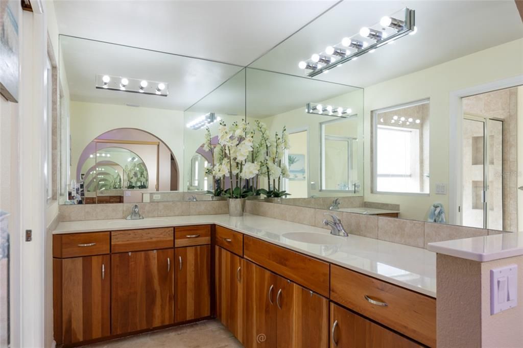 For Sale: $550,000 (3 beds, 2 baths, 2169 Square Feet)