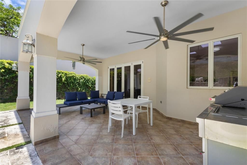 For Sale: $1,489,000 (4 beds, 4 baths, 2984 Square Feet)
