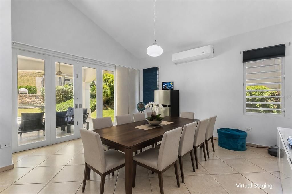 For Sale: $1,489,000 (4 beds, 4 baths, 2984 Square Feet)