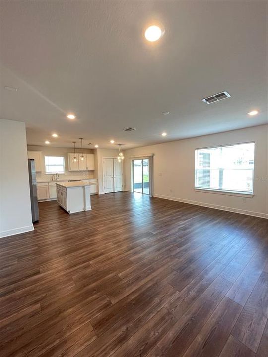 For Rent: $2,700 (4 beds, 3 baths, 2203 Square Feet)
