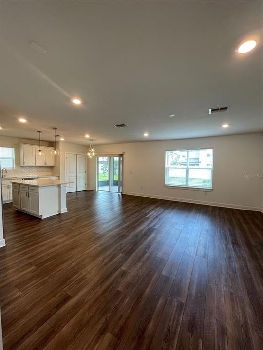 For Rent: $2,700 (4 beds, 3 baths, 2203 Square Feet)