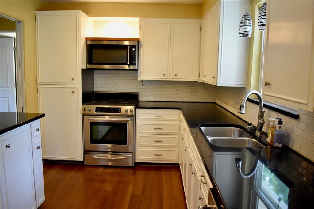 For Sale: $619,999 (3 beds, 1 baths, 1460 Square Feet)