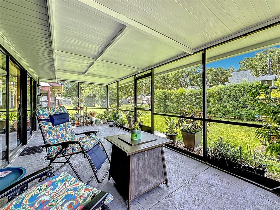 For Sale: $349,990 (3 beds, 2 baths, 1924 Square Feet)