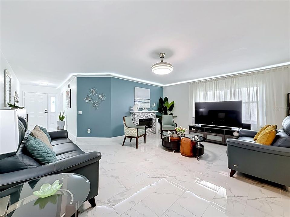 For Sale: $349,990 (3 beds, 2 baths, 1924 Square Feet)
