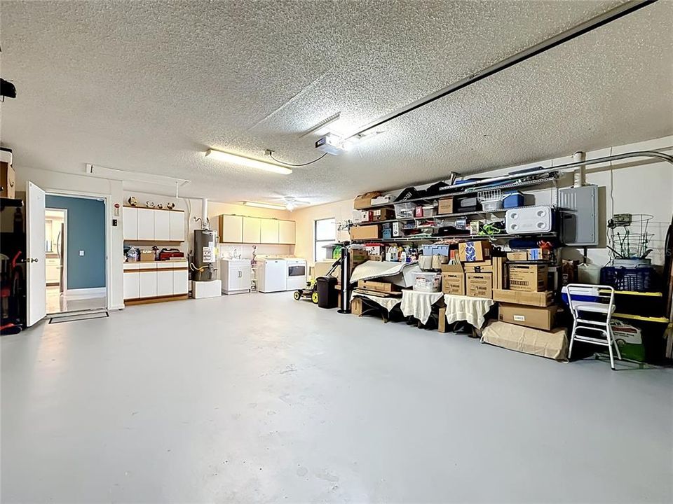 For Sale: $349,990 (3 beds, 2 baths, 1924 Square Feet)