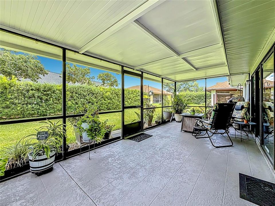 For Sale: $349,990 (3 beds, 2 baths, 1924 Square Feet)