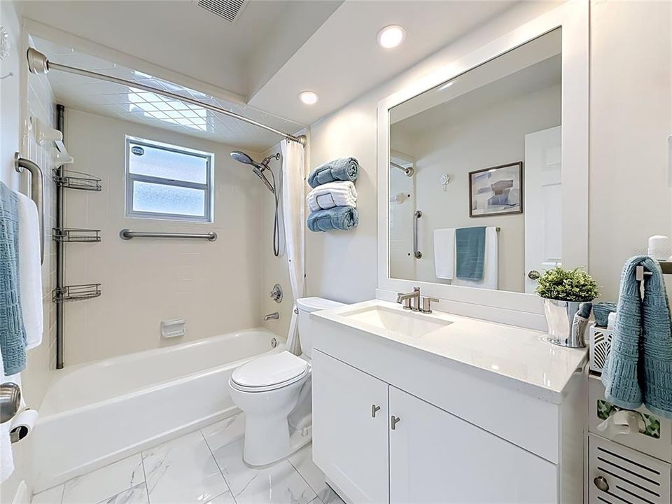 For Sale: $349,990 (3 beds, 2 baths, 1924 Square Feet)