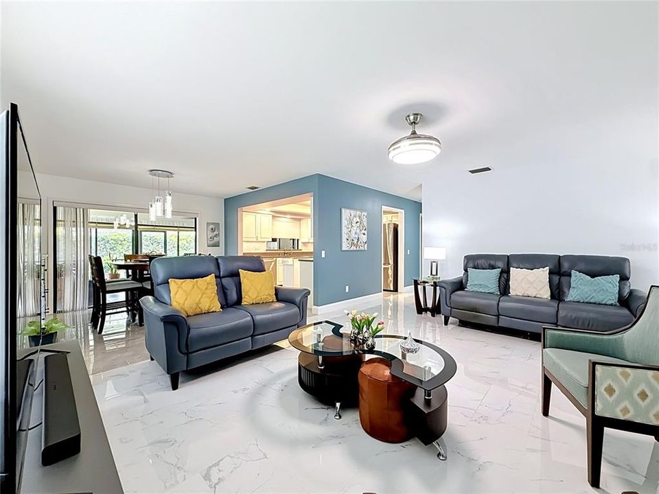 For Sale: $349,990 (3 beds, 2 baths, 1924 Square Feet)