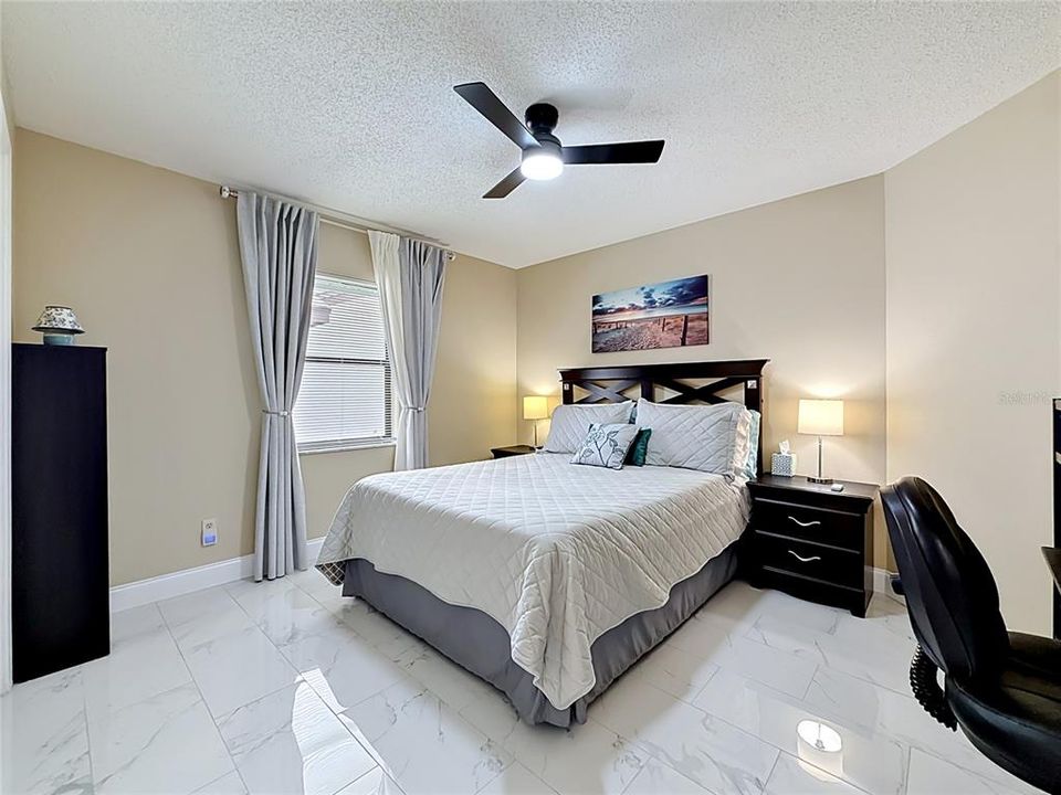 For Sale: $349,990 (3 beds, 2 baths, 1924 Square Feet)