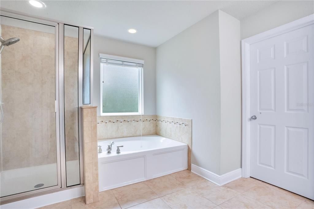 For Sale: $488,900 (4 beds, 3 baths, 2574 Square Feet)