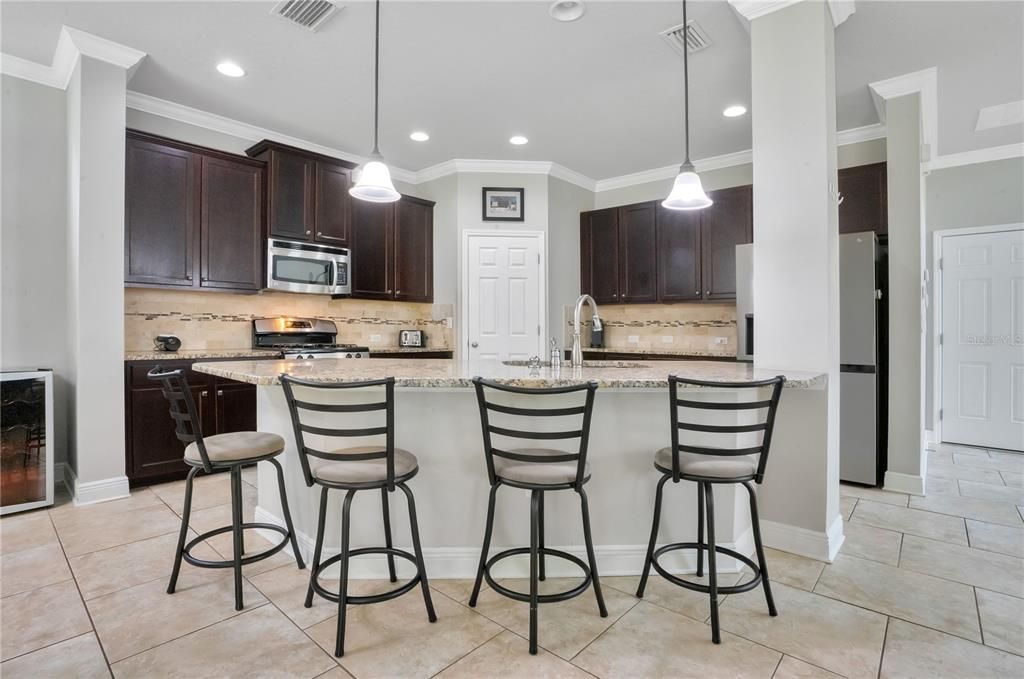For Sale: $488,900 (4 beds, 3 baths, 2574 Square Feet)
