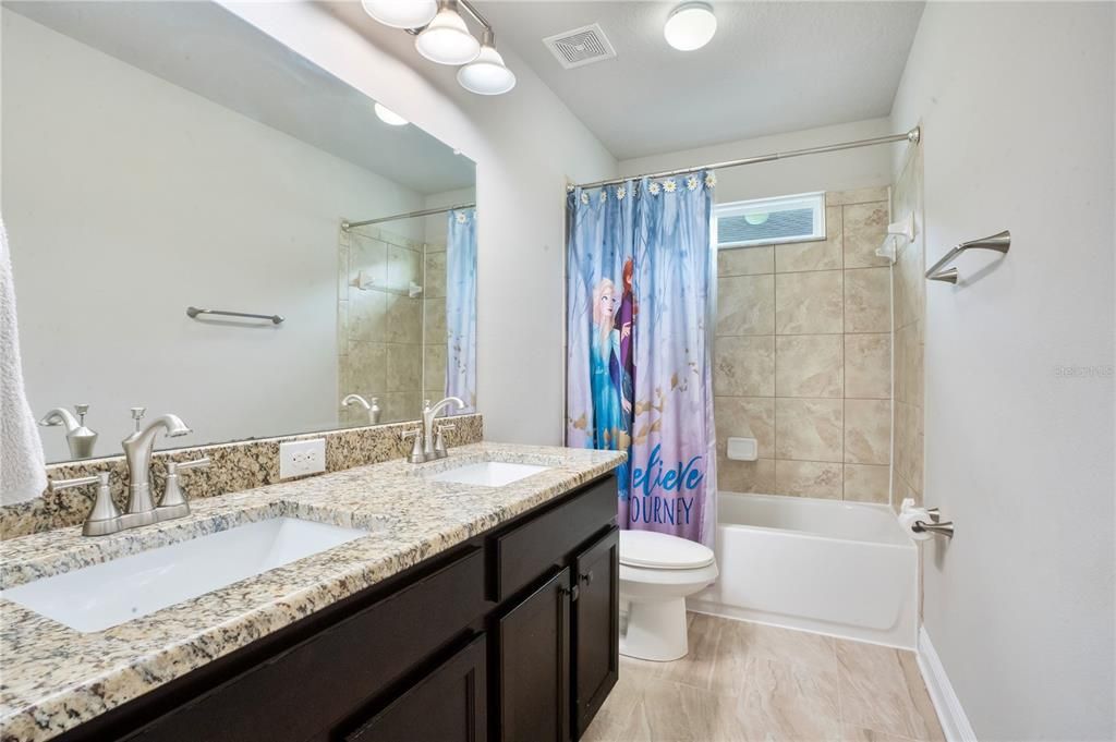 For Sale: $488,900 (4 beds, 3 baths, 2574 Square Feet)