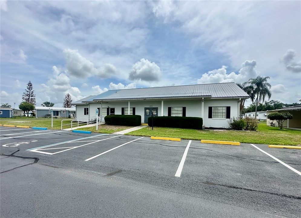 For Sale: $99,000 (2 beds, 2 baths, 1104 Square Feet)