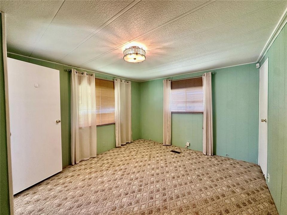 For Sale: $99,000 (2 beds, 2 baths, 1104 Square Feet)