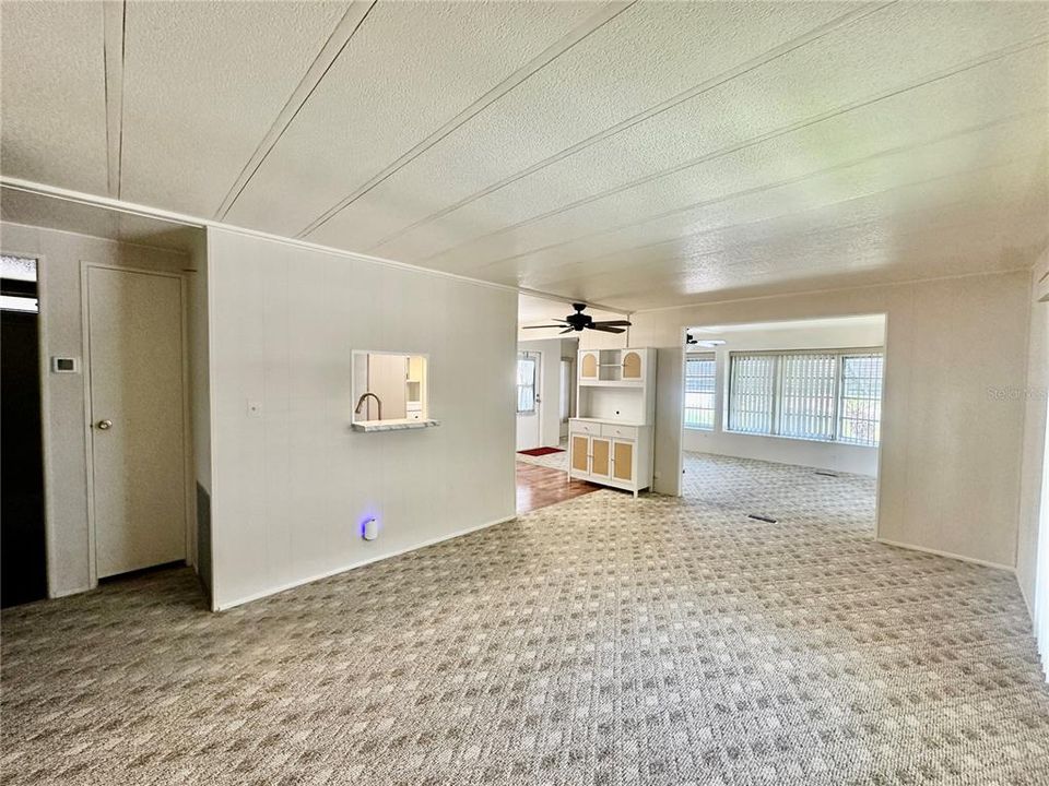 For Sale: $99,000 (2 beds, 2 baths, 1104 Square Feet)