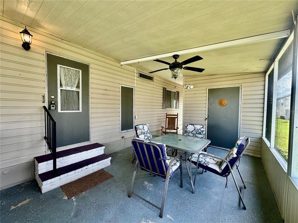 For Sale: $99,000 (2 beds, 2 baths, 1104 Square Feet)