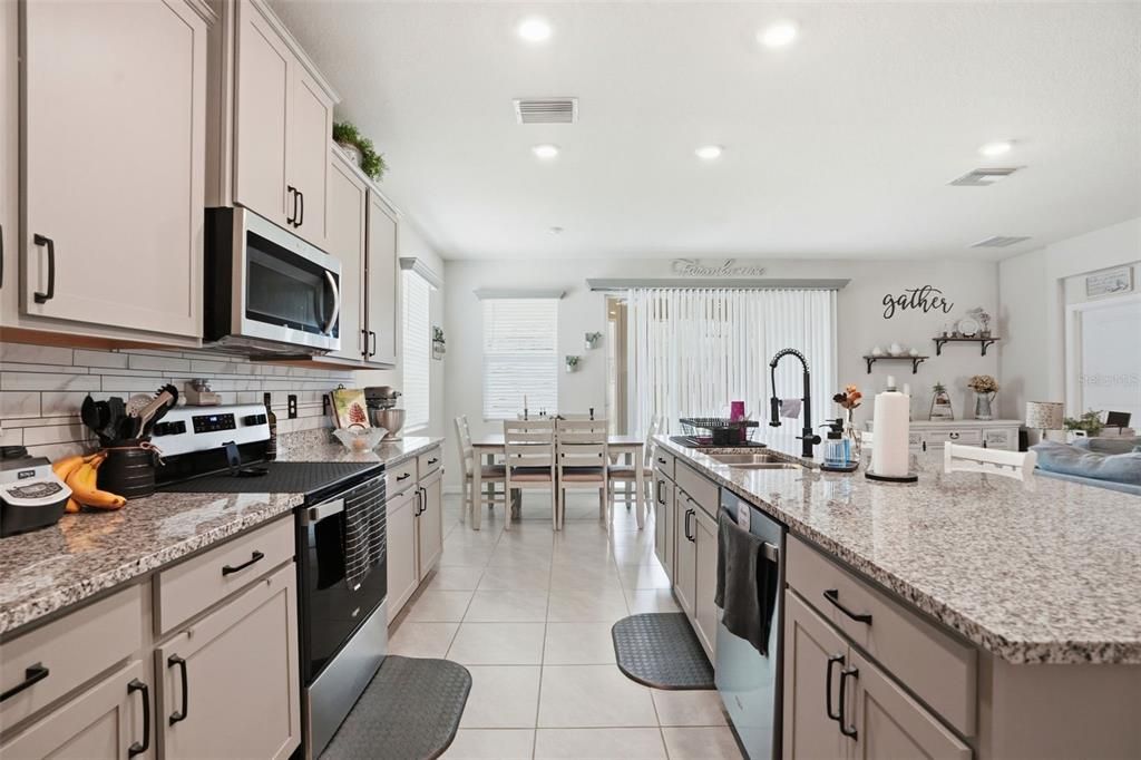 For Sale: $344,000 (3 beds, 2 baths, 1844 Square Feet)